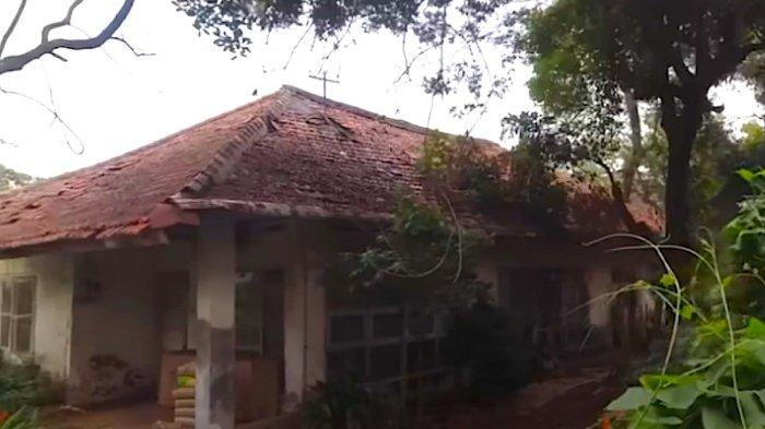 Viral Rumah Oma Metia di Jakarta Selatan bocor, gelap dan pengap.