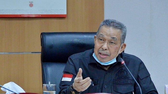 Angota Badan Kehormatan DPRD DKI Jakarta Rasyidi minta masyarakat lapor terkait kasus Cinta Mega main game online saat rapat paripurna.