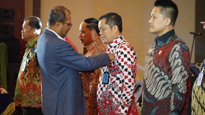 Wakil Menteri Hukum dan HAM, Edward Omar Sharif Hiariej saat menghadiri momen peringatan ulang tahun Itjen Kemenkumham ke-57 di Grand Aston Grogol, Jakarta, Rabu (8/11/2023).