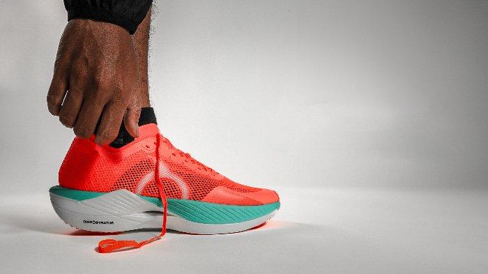 Supershoes Ortuseight seri SOLAR hadir dengan warna baru Peach Aqua.