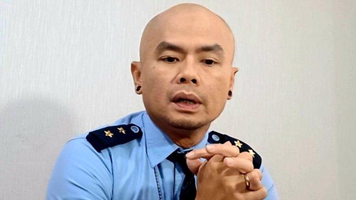 TOLAK PERAYAAN ULTAH - Pelawak Wendi Cagur tak mau ada perayaan ultah saat memasuki usia ke-46. Baginya, kumpul dengan keluarga sudah cukup.