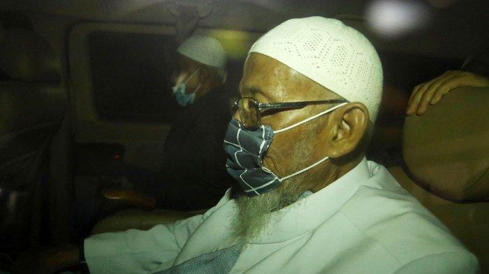 Mantan terpidana kasus terorisme Abu Bakar Ba'asyir mendukung capres cawapres nomor urut 1.