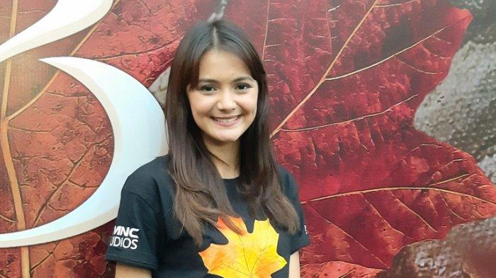 Menjadi Lawan Main Arbani Yasiz di Film 'Ranah 3 Warna', Amanda Rawles ...
