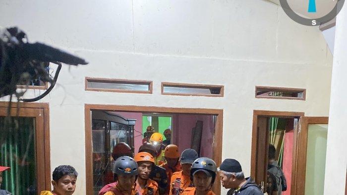 BANJIR BANDANG - Bencana banjir bandang melanda kawasan Puncak, Kabupaten Bogor, Jawa Barat pada Sabtu (6/7/2025). Bencana ini menyebabkan satu orang meninggal dunia di Kecamatan Megamendung.
