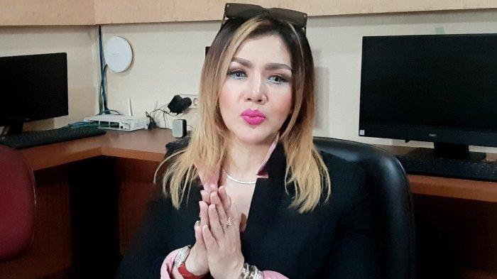 Barbie Kumalasari di Gedung Kejaksaan Agung, Kebayoran Baru, Jakarta Selatan, Senin (9/5/2022).