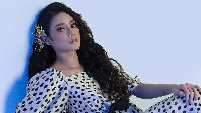 Si cantik Devina Kirana dikabarkan balikan dengan Billy Syahputra.