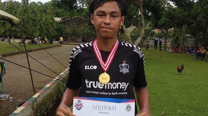 Diego Andres Sinathrya, putra pasangan Darius dan Donna Agnesia, ikut seleksi Timnas U16 Indonesia.