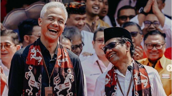 Beda Warna Baju Dengan Mahfud MD, Ini Jawaban Ganjar Pranowo