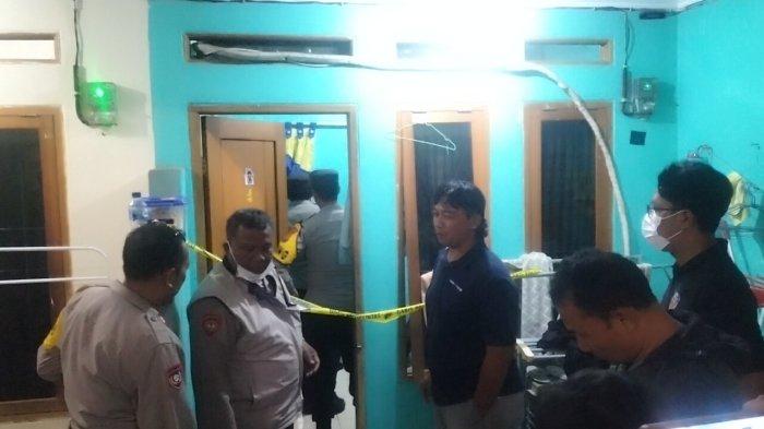 Tim INAFIS Polres Metro Depok mengidentifikasi penemuan jasad ibu dan bayinya di Bojongsari, Kota Depok pada Kamis (17/10/2024) malam. (TribunnewsDepok.com/M Rifqi Ibnumasy)