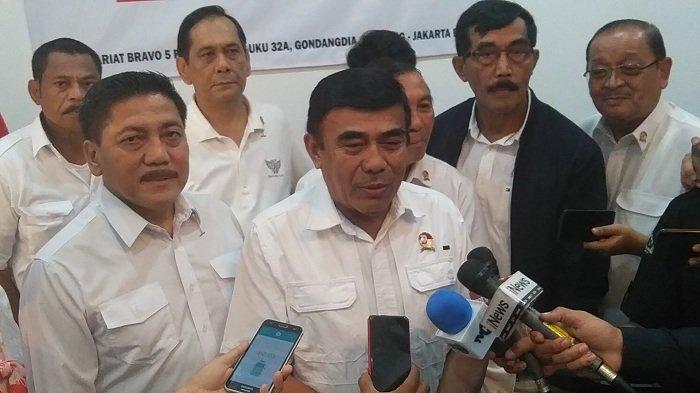 Ketua Umum Bravo 5 Jenderal TNI (Purn) Fachrul Rozi di Sekertariat Bravo 5  di Jalan Maluku Nomor 32, Menteng, Jakarta Pusat, Rabu (17/4/2019) sore didampingi sejumlah jenderal purn TNI.