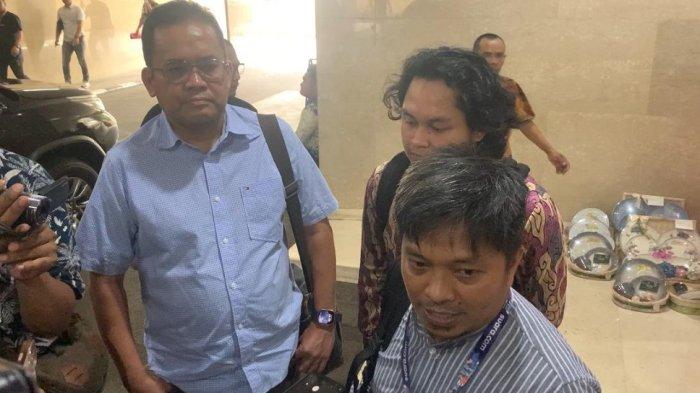 LAPOR KE BARESKRIM - Komite Keselamatan Jurnalis (KKJ) menyambangi Bareskrim Polri, Kebayoran Baru, Jakarta Selatan, untuk membuat laporan terkait teror kiriman kepala babi yang ditujukan kepada jurnalis Tempo. Ini merupakan teror agar wartawan diam.