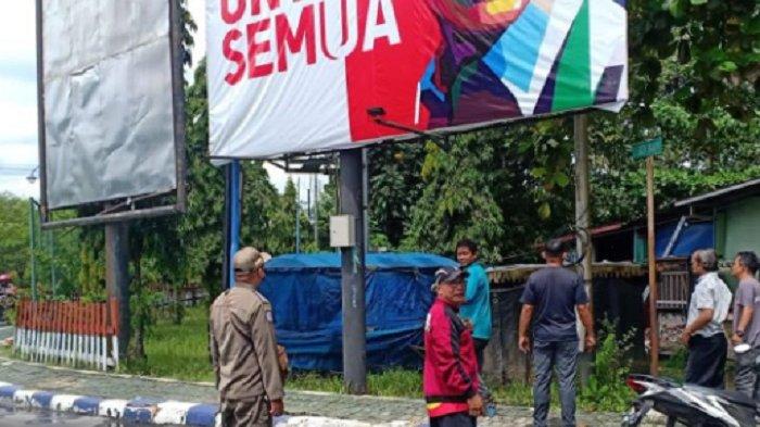 Viral video oknum komandan TNI melarang relawan bakal calon presiden (Bacapres) 2024 Ganjar Pranowo memasang spanduk Ganjar di sebuah lokasi di Kabupaten Barito Utara, Kalimantan Tengah.