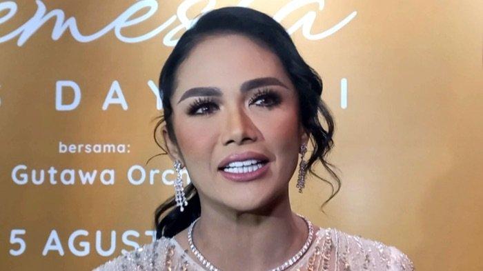 Diva pop Kris Dayanti di kawasan Petogogan, Kebayoran Baru, Jakarta Selatan, Rabu (28/6/2023).