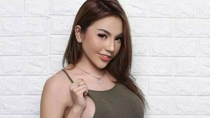 SERANG BALIK - Selebgram Lisa Mariana melakukan serangan balik terhadap Ridwan Kamil. Menurut Lisa, pada waktunya semua akan dibongkar secara utuh, tanpa rekayasa.