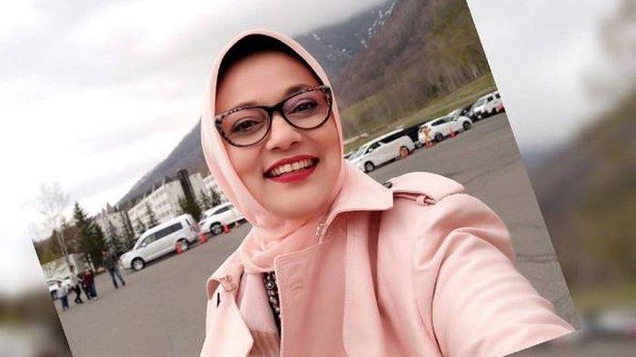 Artis senior Marissa Haque wafat di usia ke-62, Rabu (2/10/2024) dini hari. Sebelum meninggal, almarhum sempat posting di medsos, senang dapat kiriman buket uang plastik.