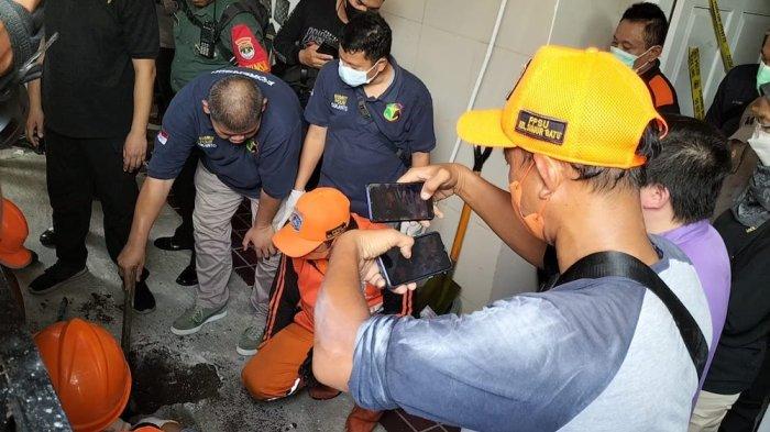 Polres Jakarta Pusat  menggelar olah tempat kejadian perkara (TKP) rumah aborsi di Jalan Merah Delima, Sumur Batu, Kemayoran pada Senin (3/7/2023)