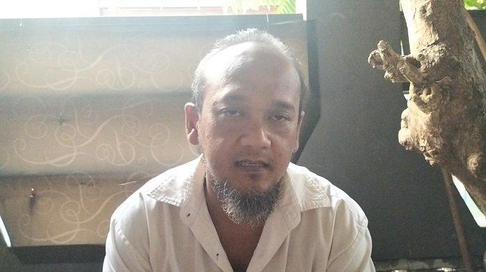 Ilvan Hardian (39), ayah Azzam, menunggu kabar baik ditemukan anaknya.