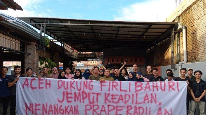 Sejumlah pemuda asal Aceh memberikan dukungan kepada Firli Bahuri dalam menghadapi sidang praperadilan