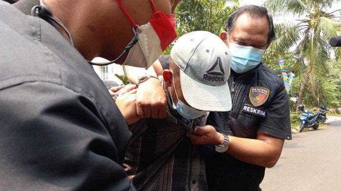Ilustrasi - Polisi menangkap preman yang kerap memalak pengendara.