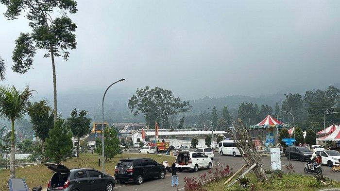 Rest area Gunung Mas Puncak kini menjadi destinasi baru buat wisatawan.