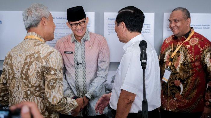Menteri Pariwisata dan Ekonomi Kreatif (Menparekraf) Republik Indonesia, Sandiaga Uno bertemu dengan Ganjar Pranowo dan Menteri Koordinator Bidang Kemaritiman dan Investasi Luhut B. Pandjaitan di Kawasan Borobudur, Kabupaten Magelang, Jawa Tengah pada Jumat (21/7/2023).