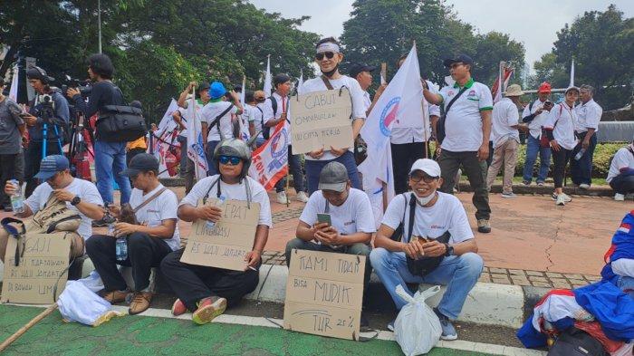 Ilustrasi aksi buruh memperingati May Day.