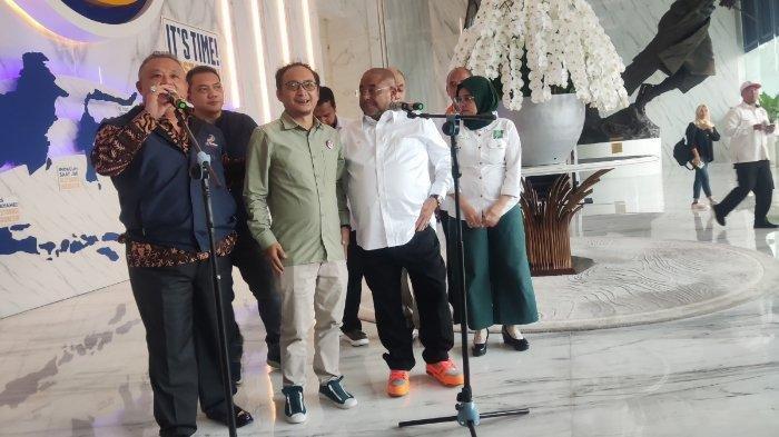 Para sekjen Koalisi Perubahan yang mendukung Anies-Cak Imin memberi keterangan pers di NasDem Tower, Senin (18/9/2023).
