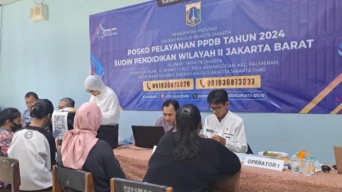 Suasana PPDB di SMAN 78 Jakarta, Kamis (13/6/2024).