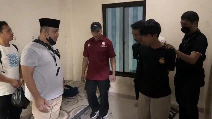 Tiga pengedar narkoba jenis sinte berhasil ditangkap serse Polsek Pesanggrahan.