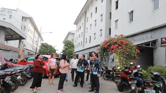 Warga eks Kampung Bayam bersama jajaran Pemkot Jakut meninjau Rusun Nagrak dan Muara Angke.