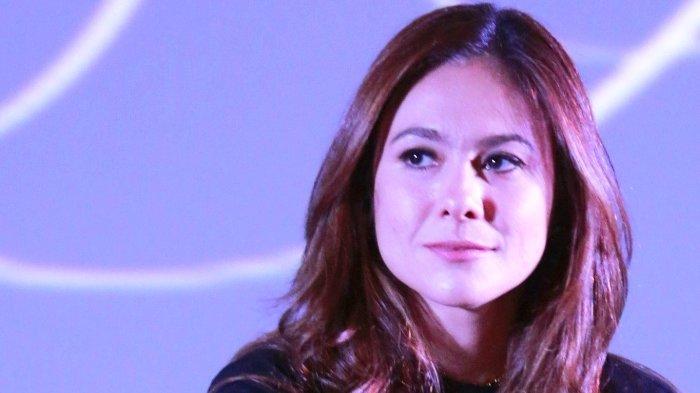 Aktris Wulan Guritno disela jumpa pers series original VIU Pretty Little Liars 2 di Bioskop CGV Grand Indonesia, Tanah Abang, Jakarta Pusat, Kamis (7/4/2022).