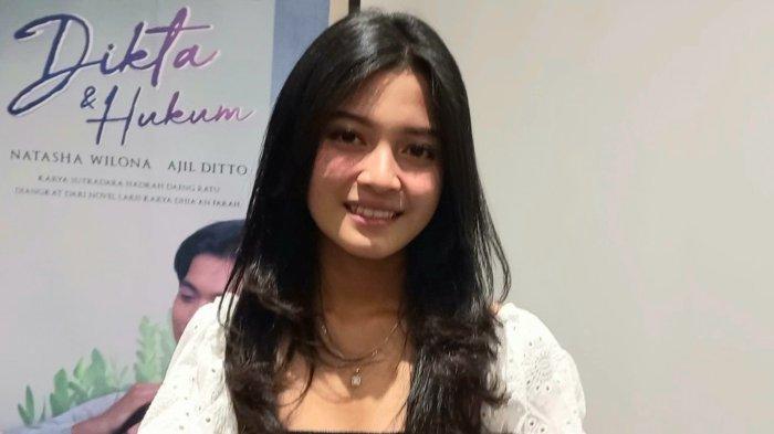 Pemain film Yoriko Angeline di kawasan Gambir, Jakarta Pusat, Senin (18/7/2022)