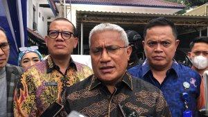 Komjen-Pol-Marthinus-Hukom-saat-ditemui-awak-media-di-halaman-kantor-BNN-RI.jpg