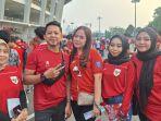 Anes-tengah-hadir-bersama-suami-dan-tiga-rekannya-di-SUGBK.jpg
