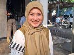 Canggung, Ikke Nurjanah Berdampingan Lagi dengan Aldi Bragi saat Menikahkan Anak