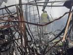 Asap Masih Muncul di Pasar Taman Puring Jaksel setelah Kebakaran, Personel Damkar Masih Disiagakan
