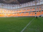 Penampakan-rumput-lapangan-utama-JIS-yang-akan-diganti-untuk-memenuhi-standar-FIFA.jpg