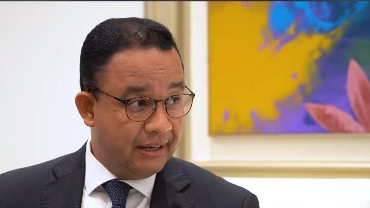Capres 2024 Partai NasDem Anies Baswedan saat berbincang dengan komika Mamat Alkatiri, Oktober 2022.
