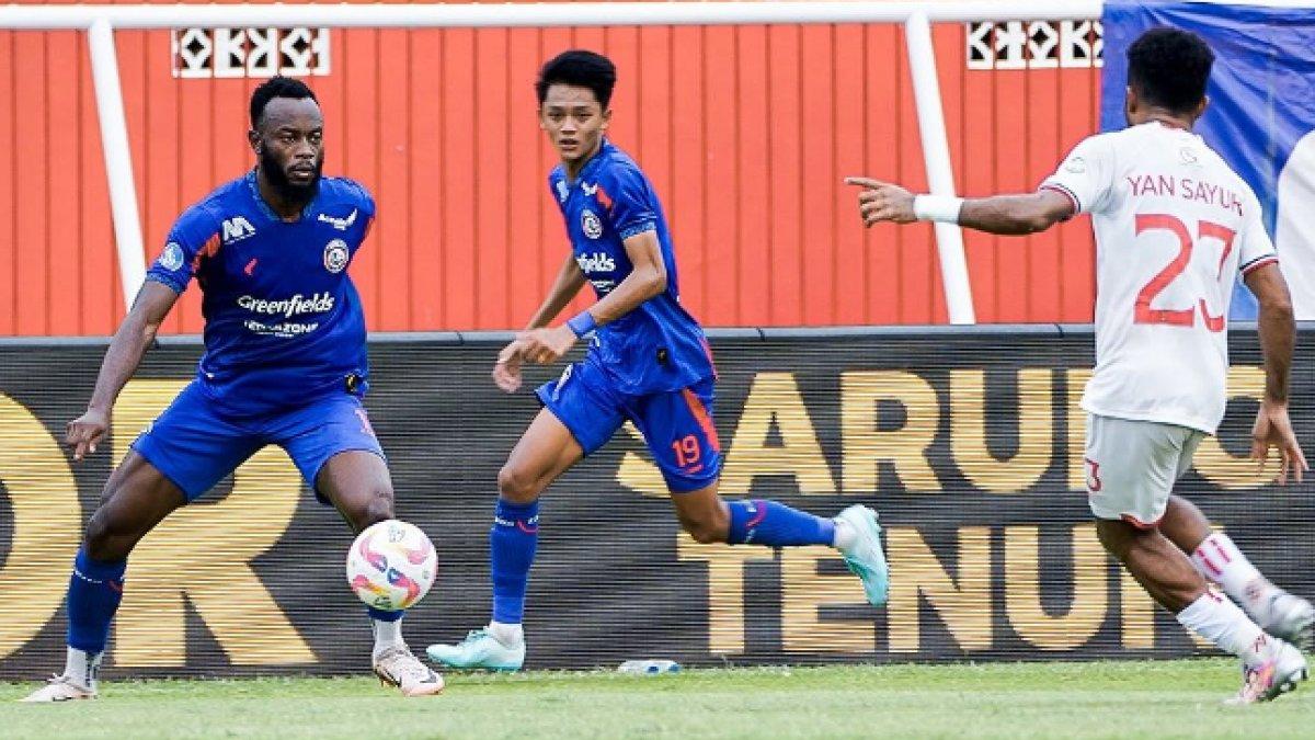Cuplikan pertandingan antara Arema FC melawan Malut United, Sabtu (19/10).