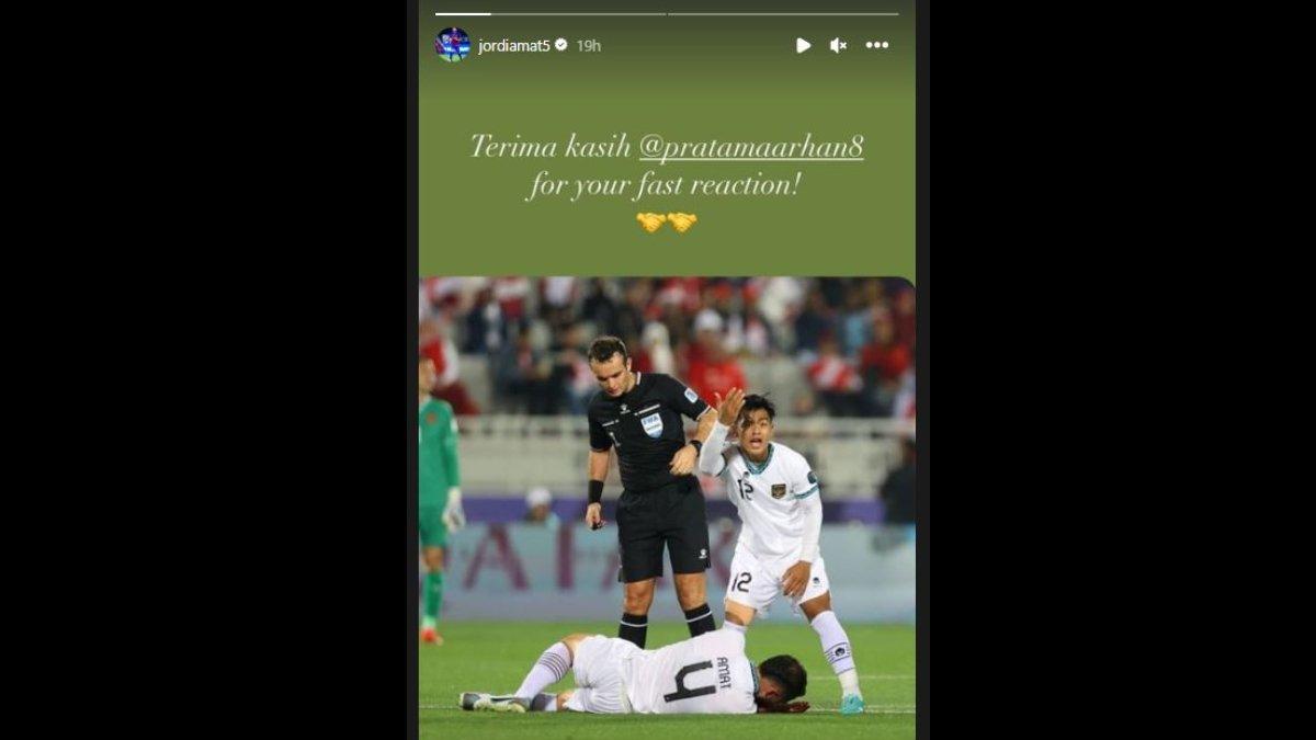 Bek Timnas Indonesia, Jordi Amat berterima kasih kepada Pratama Arhan berkat aksi cepatnya yang berhasil menyelamatkannya saat terkapar ketika melawan Vietnam di babak kedua Piala Asia 2023, Jumat 19 Januari 2024 lalu.