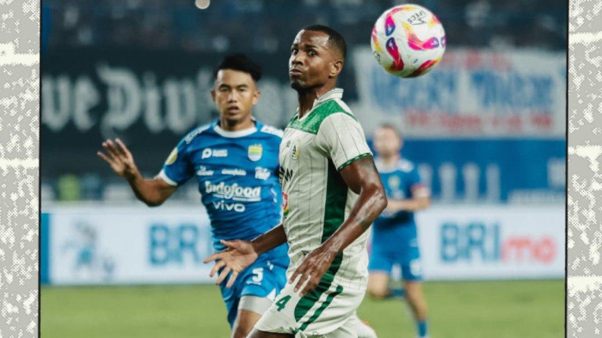 Cuplikan pertandingan Persib Bandung kontra PSS Sleman di pekan ke-30 Liga 1 2024, Sabtu (26/4).