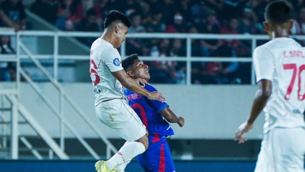 Aksi laga Persis Solo kontra Arema FC di pekan ke-31 Liga 1 2024, Senin (5/5).
