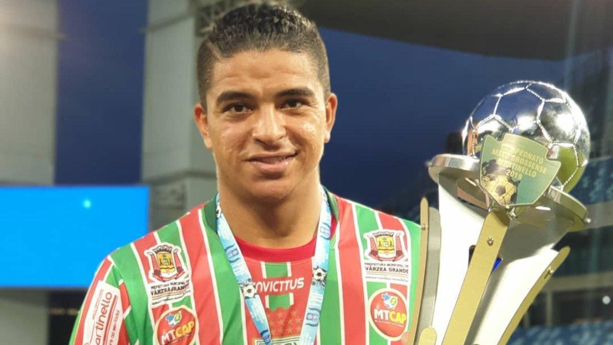 Sosok Anderson Nascimento, pilar pertahanan dari Persik Kediri yang jadi incaran Persebaya Surabaya.