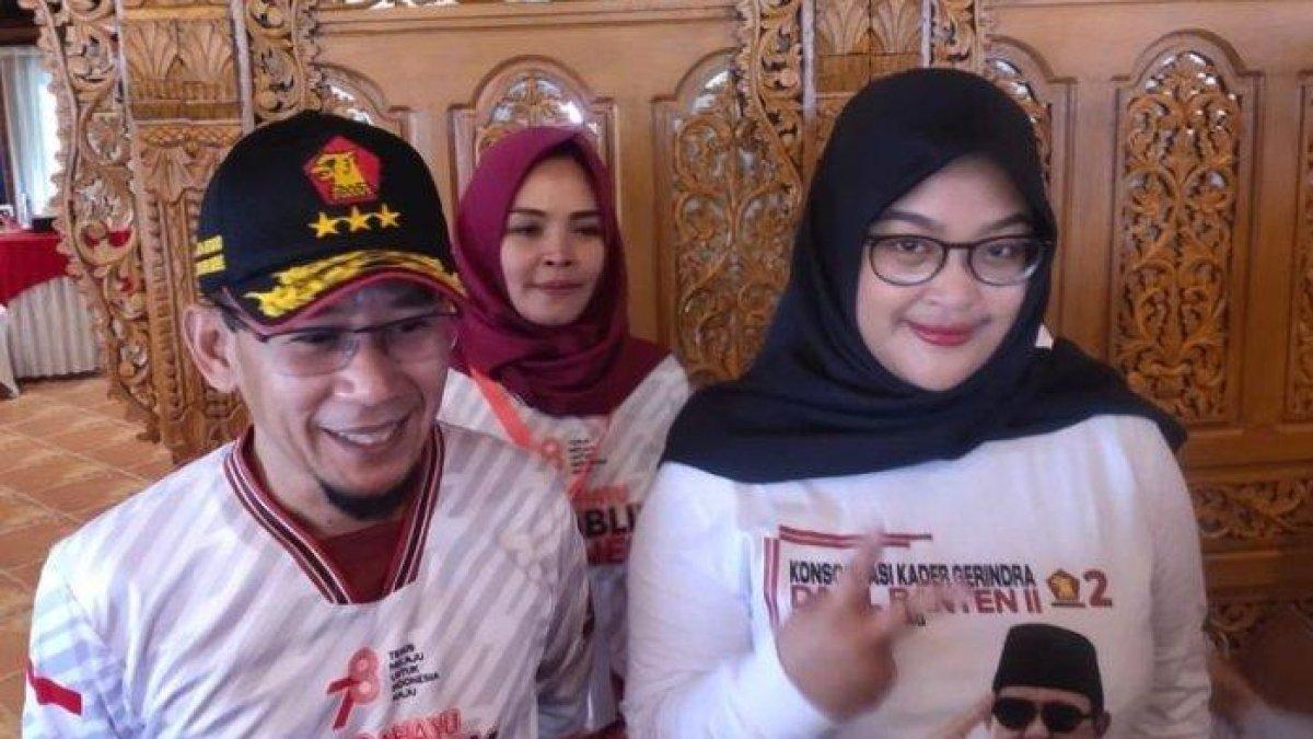 Sekretaris DPD Partai Gerinda Banten Annisa Desmond Mahesa (kanan) saat menghadiri Konsoliasi Akbar kader Gerindra Dapil II Banten di Kota Serang, Minggu (20/8/2023).