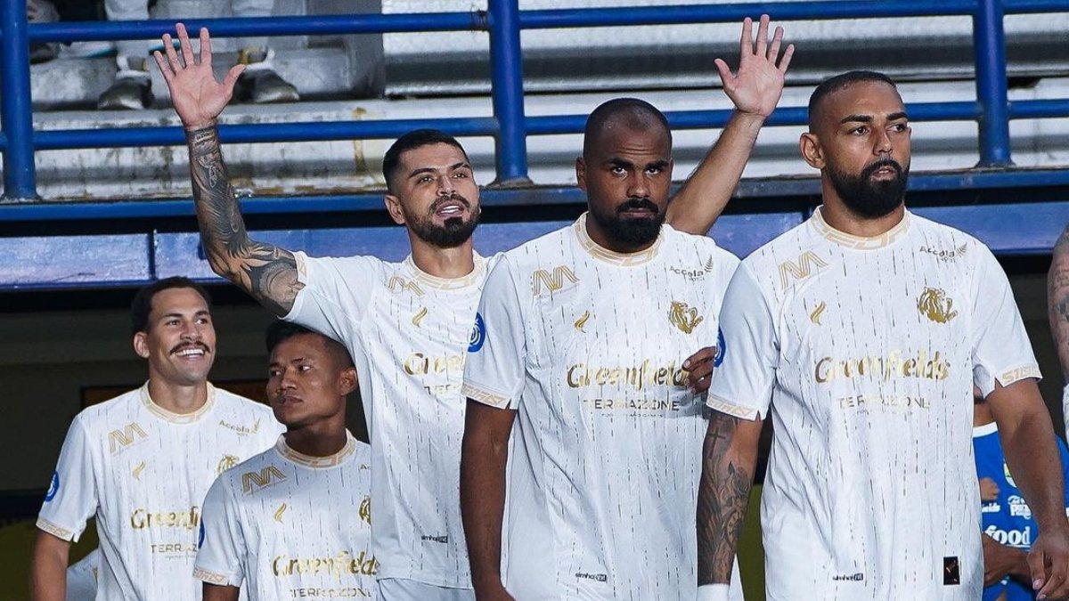 Potret skuad Arema FC saat bertandang ke markas Persib Bandung di pekan ketiga Liga 1 2024 lalu.