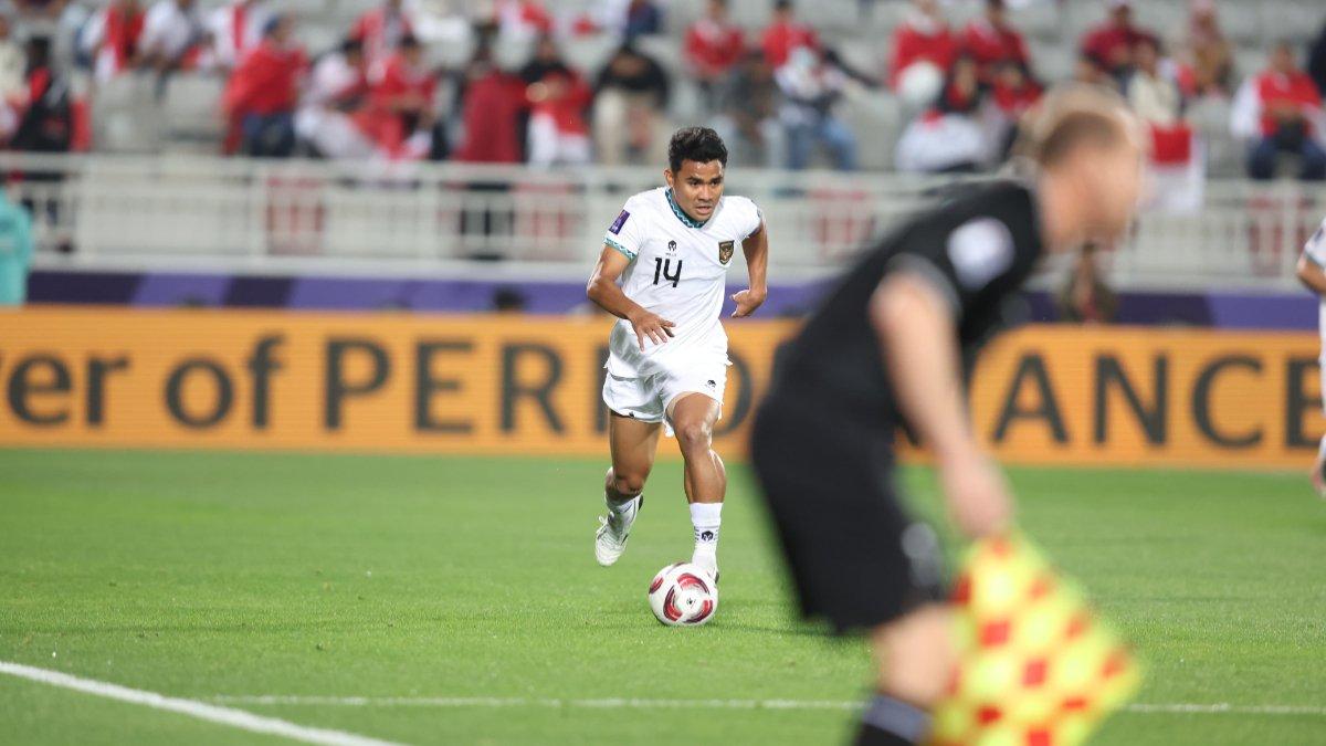 Potret kapten Timnas Indonesia, Asnawi Mangkualam saat bertarung menghadapi Vietnam di pertandingan kedua Grup D Piala Asia 2023, Jumat 19 Januari 2024.
