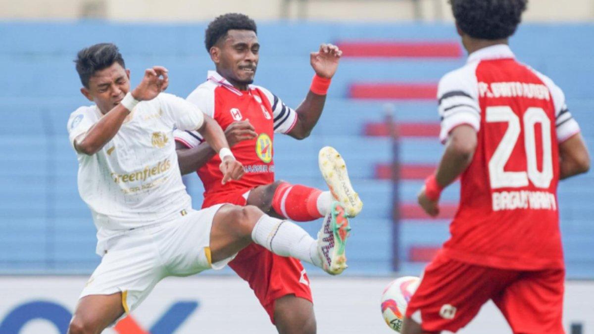 Cuplikan laga Barito Putera vs Arema FC dalam lanjutan pekan ke-10 Liga 1 2024/2025 di Stadion Sultan Agung, Bantul, Yogyakarta pada Jumat (1/11/2024).