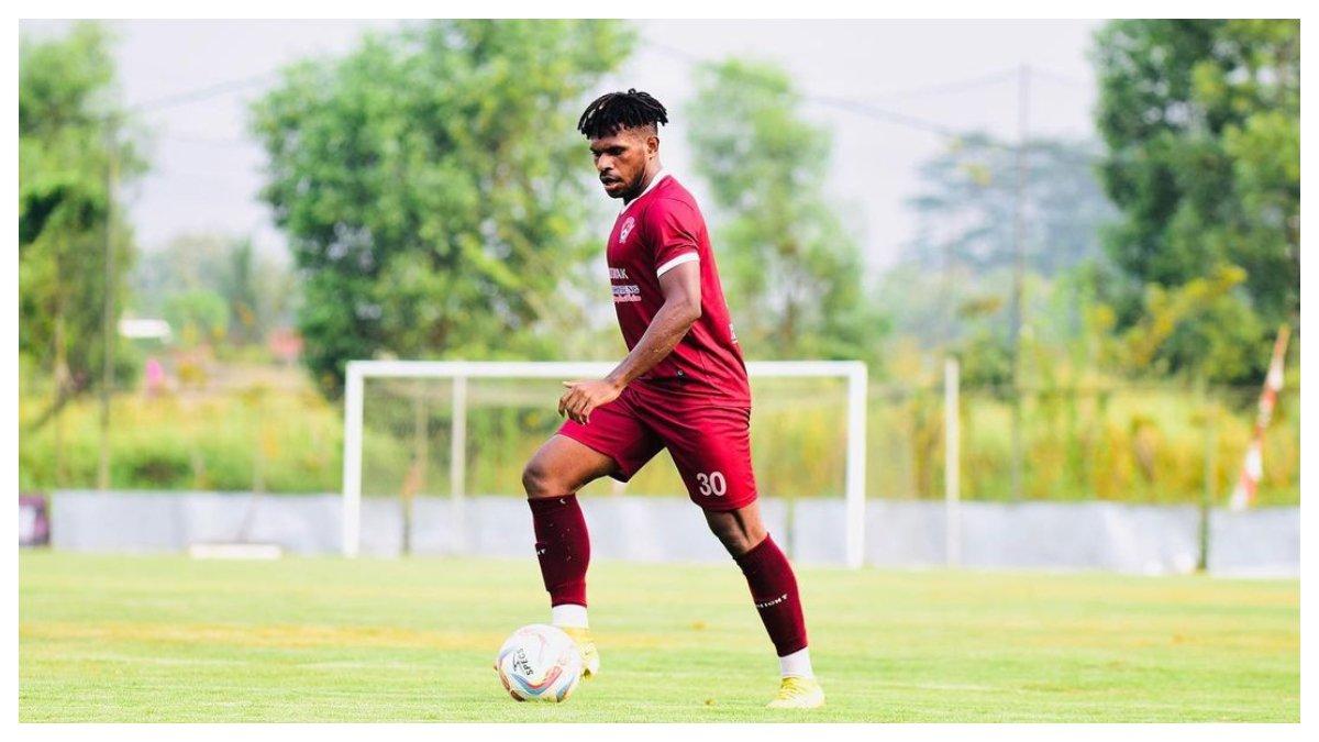 Foto Barnabas Sobor saat berseragam Kalteng Putra FC.
