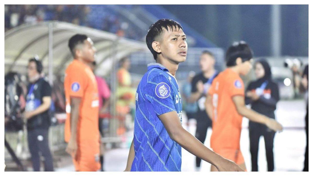 Foto Beckham Putra berseragam Persib Bandung.