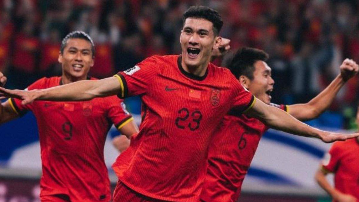 Potret Behram Abduweli usai menjebol gawang Timnas Indonesia di ajang Kualifikasi Piala Dunia 2026, Seala (15/10/2024). Behram Abduweli berhasil mencetak gol perdana bagi Timnas China dan membawa Timnas China bangkit dari keterpurukan.